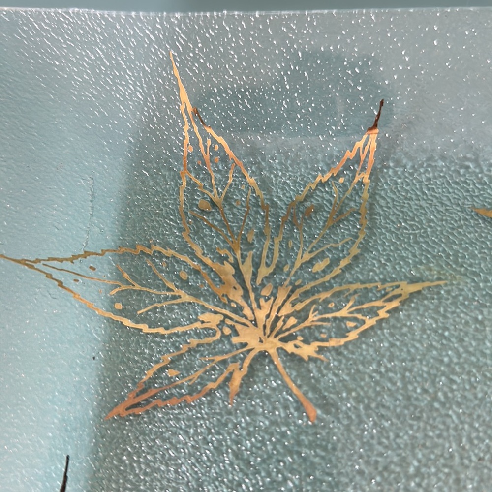 Modern Mid Century Glass Square Dish With Gold Leaf Embellishments - Picture 7 of 7